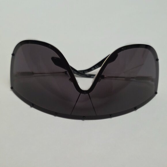 Quay Australia On Set Oversized Shield Sunglasses - Picture 6 of 12